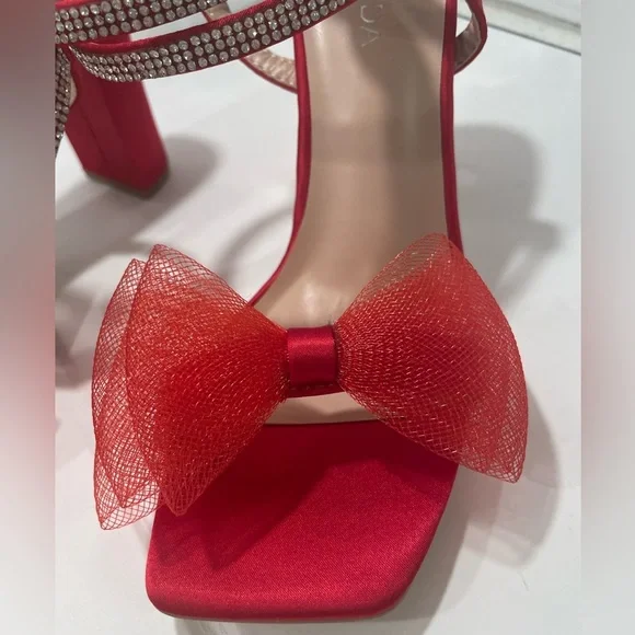 Top Moda RED Satin And Rhinestone Agatha Block Heels Bow Size 6.5 New / Box - Picture 3 of 9